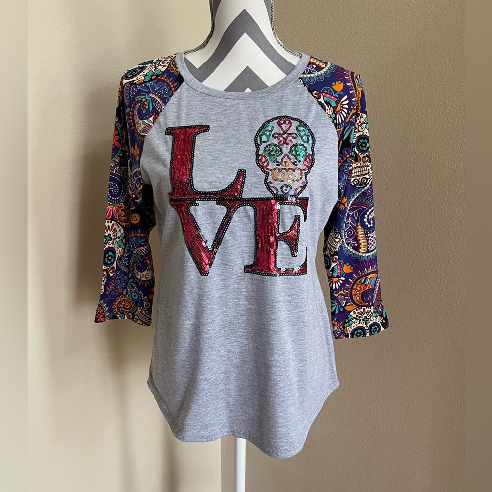 South Main - Skull Pattern - Love - Shirt - Top - Size: Small